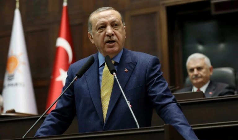 أردوغان: تسليح وحدات حماية الشعب في سوريا لا يليق بصداقة وتحالف (أ ف ب) أردوغان: تسليح وحدات حماية الشعب في سوريا لا يليق بصداقة وتحالف (أ ف ب)