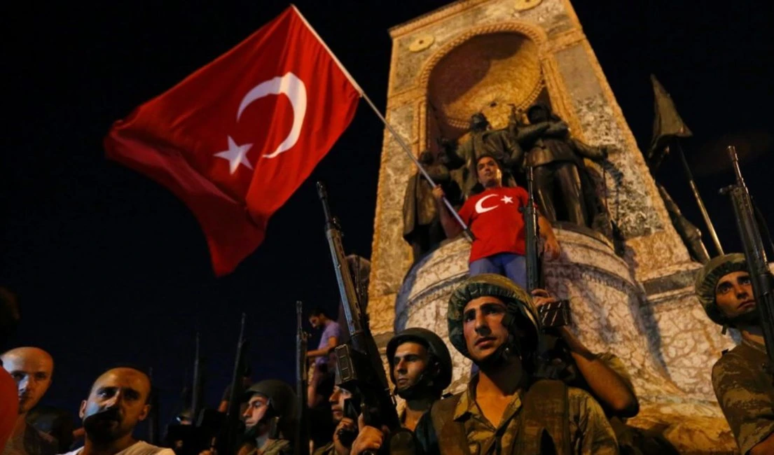 جرى إقالة نحو 150 ألف شخص جرى إقالة نحو 150 ألف شخص
