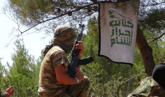 هيئة تحرير الشام تسيطر على حاجز لأحرار الشام على مدخل بلدة كفروما هيئة تحرير الشام تسيطر على حاجز لأحرار الشام على مدخل بلدة كفروما