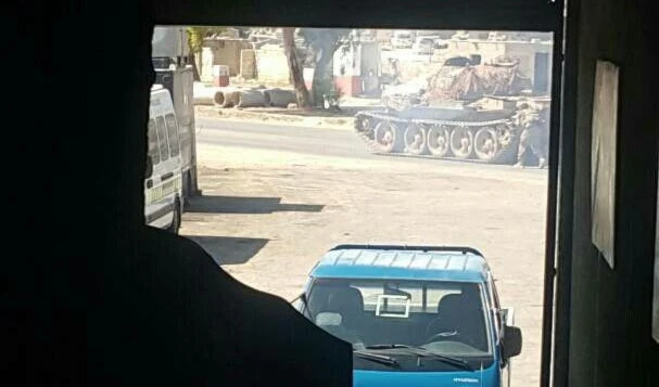 حركة أحرار الشام اقتحمت بلدة حزارين جنوب إدلب بالدبابات لاستعادتها من النصرة حركة أحرار الشام اقتحمت بلدة حزارين جنوب إدلب بالدبابات لاستعادتها من النصرة