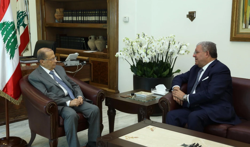 وزير الداخلية اللبناني نهاد المشنوق في زيارة للرئيس اللبناني ميشال عون وزير الداخلية اللبناني نهاد المشنوق في زيارة للرئيس اللبناني ميشال عون