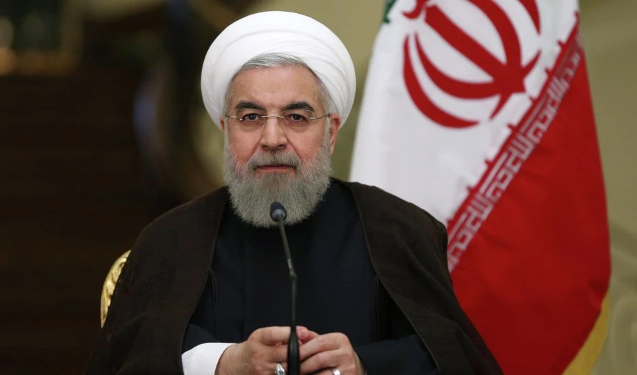روحاني: الشعب الإيراني يدرك أنه يجب أن يصمد ويقاوم جيّداً في مواجهة الأعداء روحاني: الشعب الإيراني يدرك أنه يجب أن يصمد ويقاوم جيّداً في مواجهة الأعداء