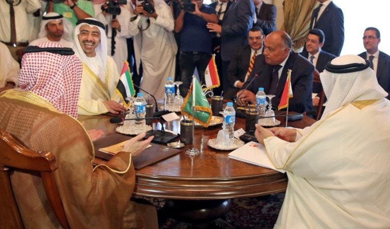 الوزراء اتفقوا على متابعة الموقف وعقد الاجتماع المقبل في المنامة (أ ف ب) الوزراء اتفقوا على متابعة الموقف وعقد الاجتماع المقبل في المنامة (أ ف ب)