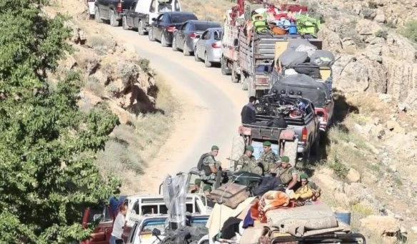 شهد الشهر الفائت عودة عدد من النازحين السوريين من لبنان الى عسال الورد في القلمون السوري. شهد الشهر الفائت عودة عدد من النازحين السوريين من لبنان الى عسال الورد في القلمون السوري.