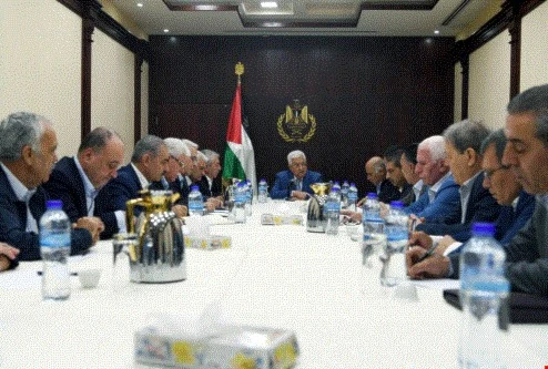 عباس: هناك نقاش موسع بين القيادات الفلسطينية سيجري بشأن إجراءات حماس والعودة إلى وحدة الوطن عباس: هناك نقاش موسع بين القيادات الفلسطينية سيجري بشأن إجراءات حماس والعودة إلى وحدة الوطن
