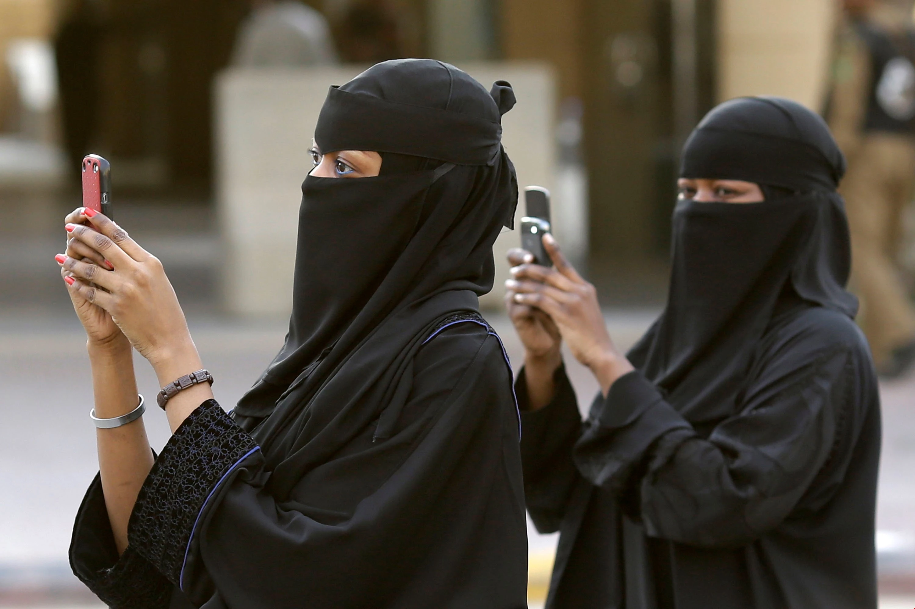 تعيين أول إمرأة في منصب حكومي كبير في السعودية تعيين أول إمرأة في منصب حكومي كبير في السعودية
