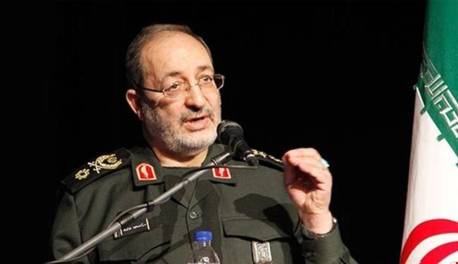 جزائري: الأعداء ينتظرون اليوم الذي يتمكّنون فيه من النفاذ وعبور السد الدفاعي القوي لإيران جزائري: الأعداء ينتظرون اليوم الذي يتمكّنون فيه من النفاذ وعبور السد الدفاعي القوي لإيران