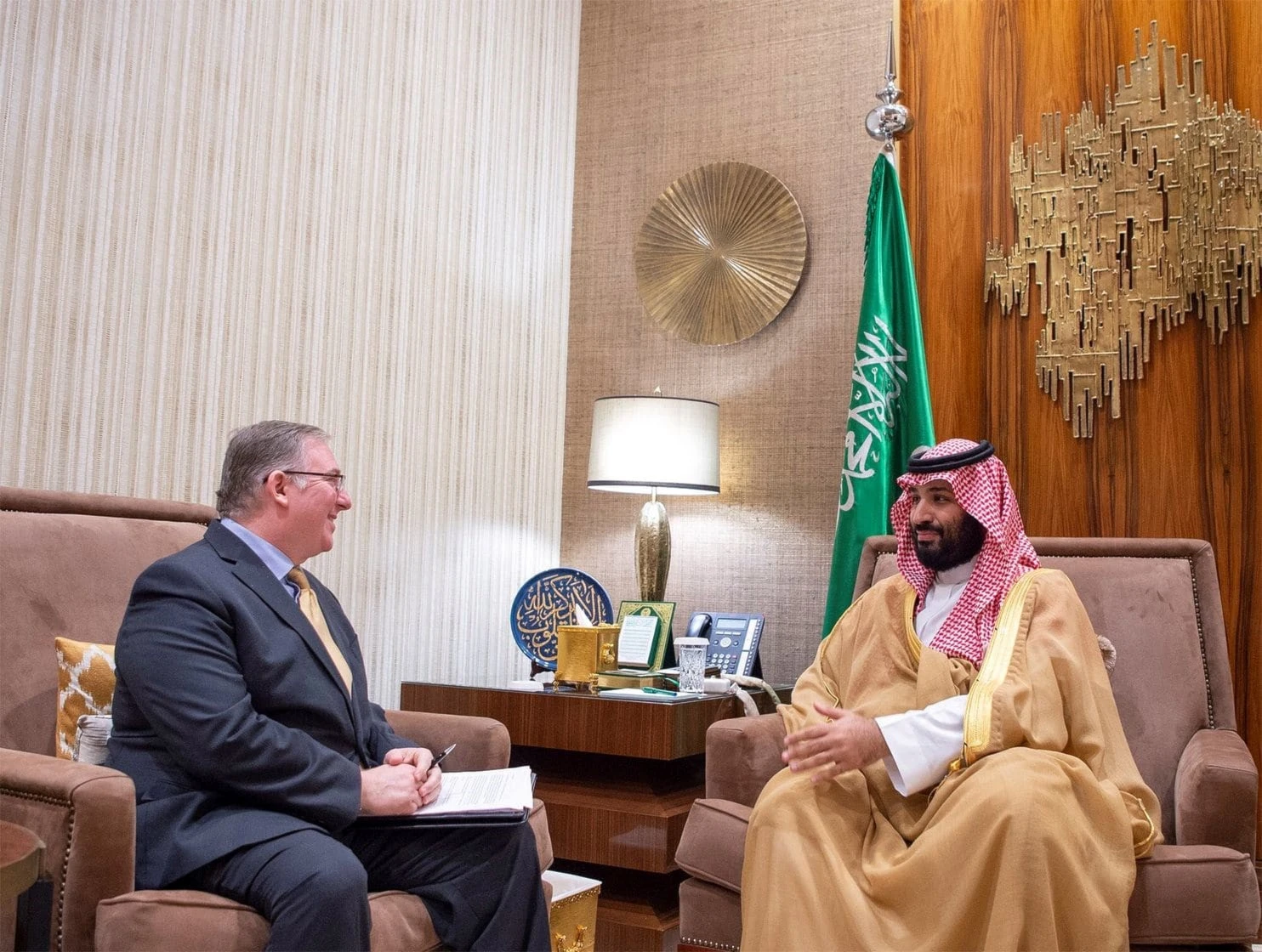 بن سلمان مع روزنبرغ خلال اللقاء مع الوفد المسيحي الإنجيلي بن سلمان مع روزنبرغ خلال اللقاء مع الوفد المسيحي الإنجيلي