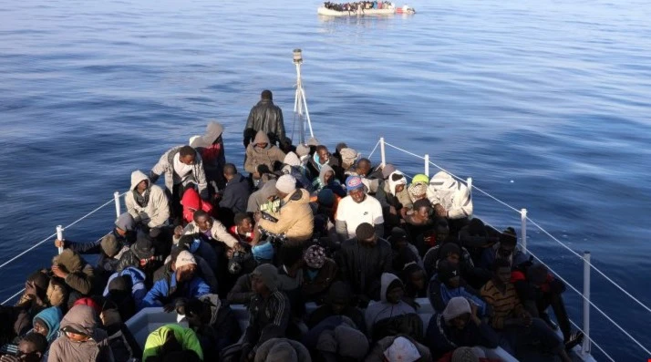 المنظمة الدولية: نجى ثلاثة مهاجرين بينما جرفت المياه عشر جثث إلى الشاطئ المنظمة الدولية: نجى ثلاثة مهاجرين بينما جرفت المياه عشر جثث إلى الشاطئ