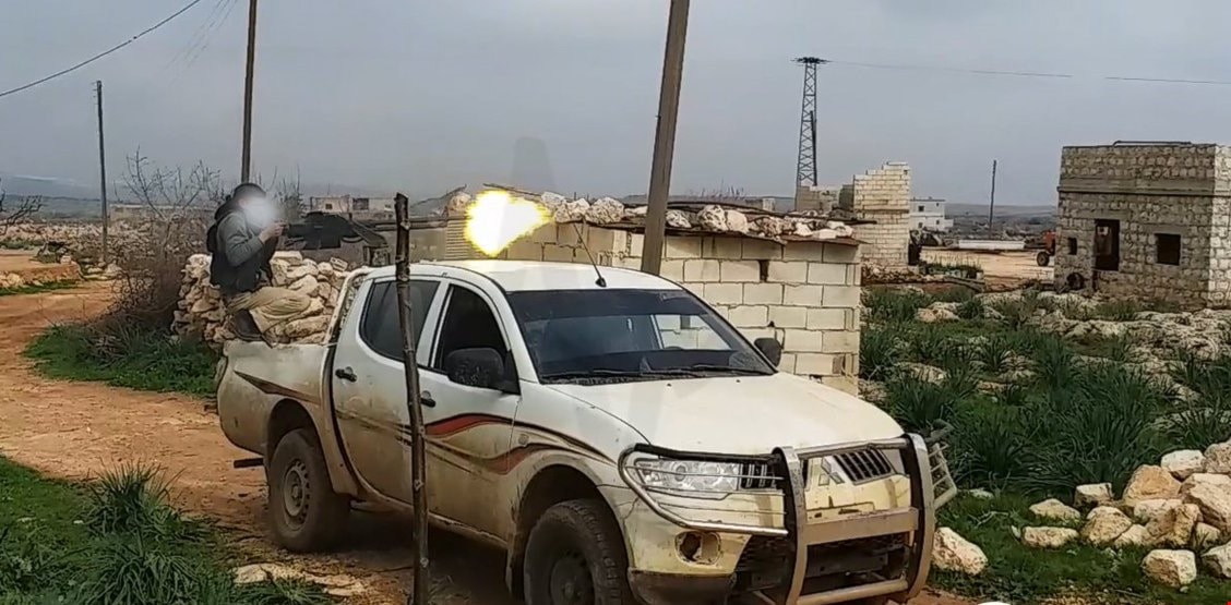 جانب من الاشتباكات في ريف إدلب بين "صقور الشام" و"هيئة تحرير الشام" بريف إدلب جانب من الاشتباكات في ريف إدلب بين "صقور الشام" و"هيئة تحرير الشام" بريف إدلب