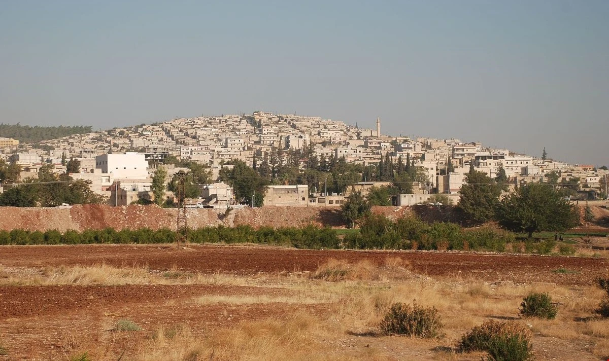 المدفعية التركية قصفت محيط بلدة مريمين في محاولة للتقدّم وفرض حصار على مدينة عفرين المدفعية التركية قصفت محيط بلدة مريمين في محاولة للتقدّم وفرض حصار على مدينة عفرين