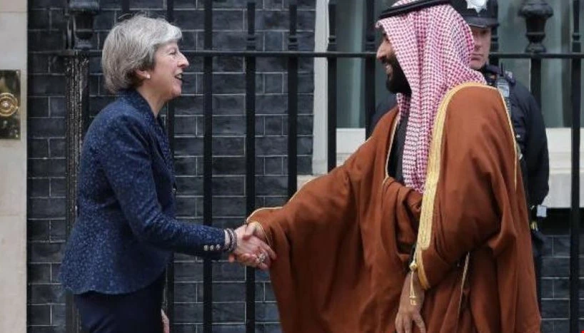 التقى بن سلمان كلًّا من الملكة إليزابيث ورئيسة الوزراء البريطانية تيريزا ماي ومسؤولين تنفيذيين في شركات عدة التقى بن سلمان كلًّا من الملكة إليزابيث ورئيسة الوزراء البريطانية تيريزا ماي ومسؤولين تنفيذيين في شركات عدة