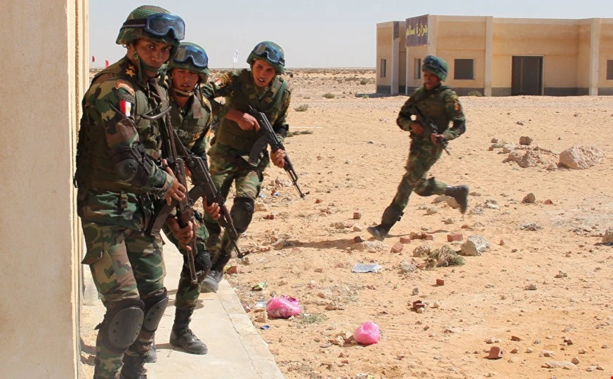 مقتل 6 مسلحين واستشهاد جنديين خلال عملية ضد تنظيم داعش في شبه جزيرة سيناء مقتل 6 مسلحين واستشهاد جنديين خلال عملية ضد تنظيم داعش في شبه جزيرة سيناء