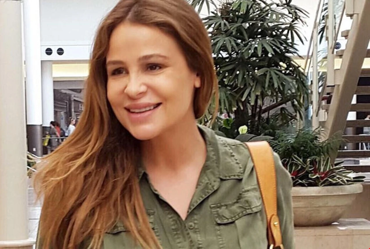 الفنانة اللبنانية كارول سماحة: قلبي حزين على سوريا الفنانة اللبنانية كارول سماحة: قلبي حزين على سوريا