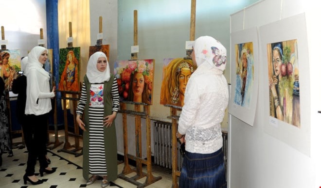 تضمن المعرض 78 عملاً فنياً تضمن المعرض 78 عملاً فنياً