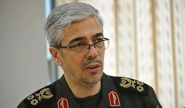 باقري: قوات الجيش والحرس الثوري تشكل "القبضة الحديدية" للشعب والنظام باقري: قوات الجيش والحرس الثوري تشكل "القبضة الحديدية" للشعب والنظام