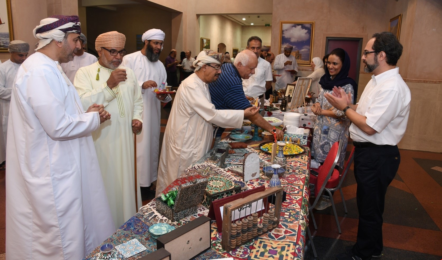 معرضان حول الماضي وتراث الجاليات في جامعة السلطان قابوس معرضان حول الماضي وتراث الجاليات في جامعة السلطان قابوس