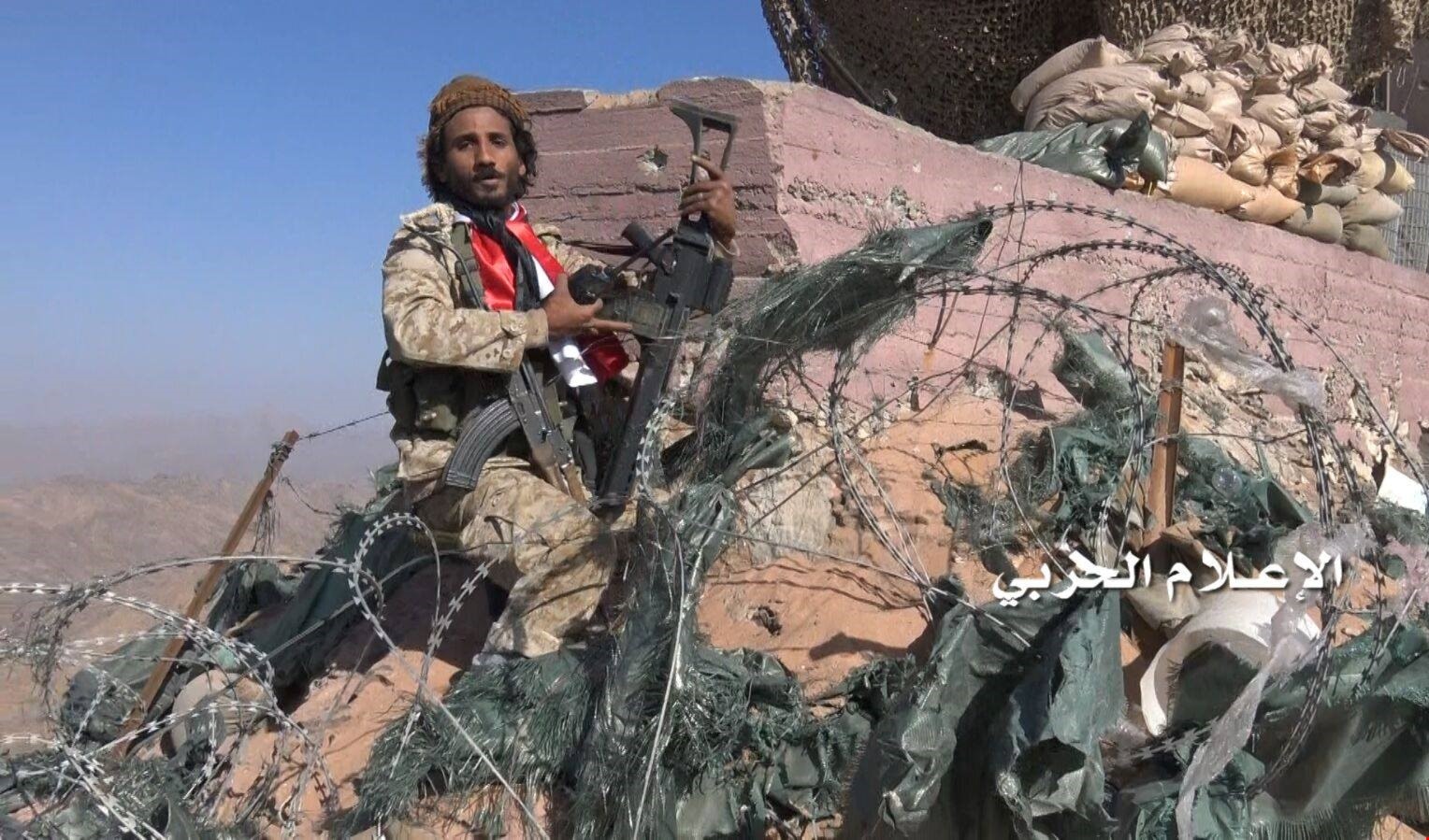 القوة الصاروخية تطلق صاروخ باليستي من نوع قاهر m2 على تجمعات قوات هادي والتحالف في معسكر اللبنات شرق محافظة الجوف شمال شرق اليمن القوة الصاروخية تطلق صاروخ باليستي من نوع قاهر m2 على تجمعات قوات هادي والتحالف في معسكر اللبنات شرق محافظة الجوف شمال شرق اليمن