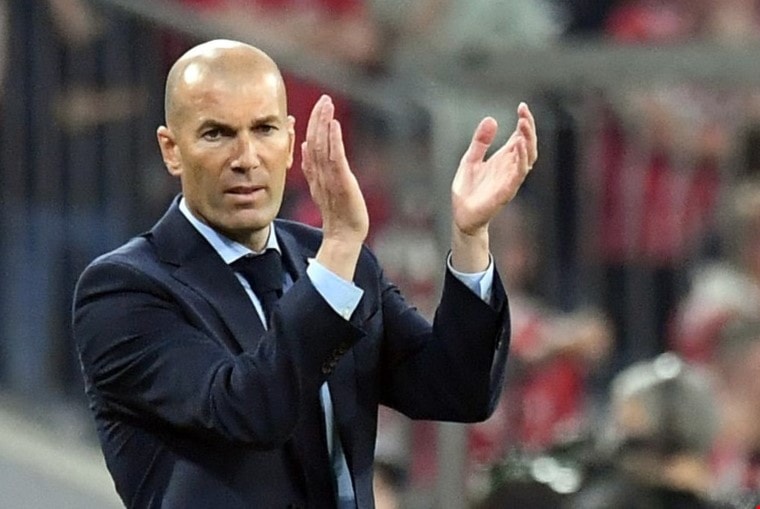 مدرب ريال مدريد زين الدين زيدان (أ ف ب) مدرب ريال مدريد زين الدين زيدان (أ ف ب)