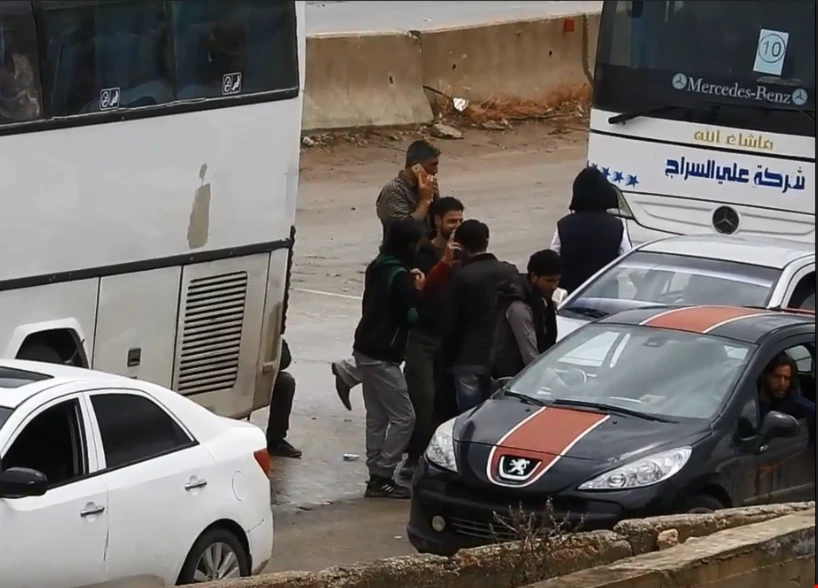 الجماعات المسلحة الخارجة من المنطقة سلمت الجيش السوري سلاحها الثقيل الجماعات المسلحة الخارجة من المنطقة سلمت الجيش السوري سلاحها الثقيل