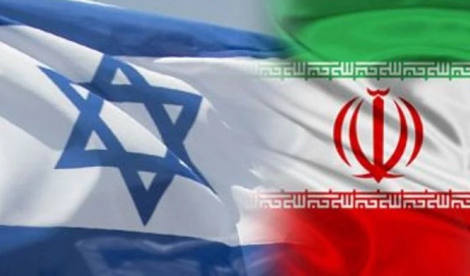 تقف إسرائيل حيال إيران أمام مأزق مُعقّد للغاية، فلا الحرب المباشرة والمفتوحة مُمكنة ولا الانسحاب أيضاً تقف إسرائيل حيال إيران أمام مأزق مُعقّد للغاية، فلا الحرب المباشرة والمفتوحة مُمكنة ولا الانسحاب أيضاً