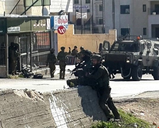 مواجهات في الأمعري والشاباك يعتقل الفلسطيني أبو حميد مواجهات في الأمعري والشاباك يعتقل الفلسطيني أبو حميد