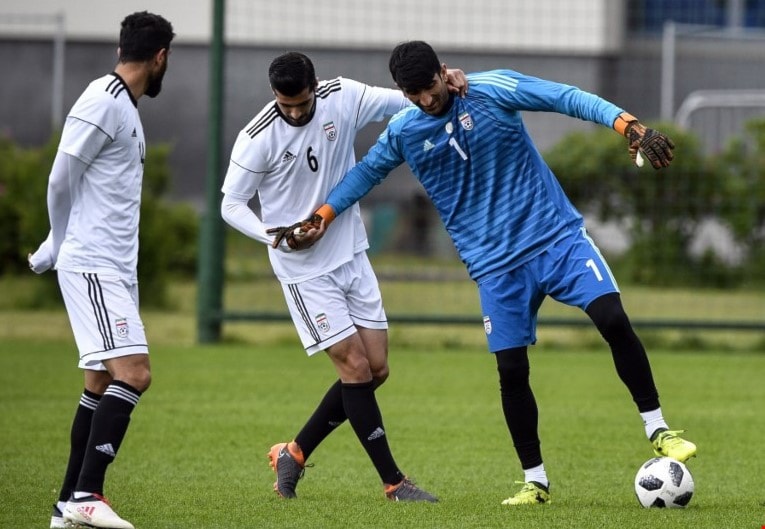 علي رضا بيرانفاند خلال حصة تدريبية لمنتخب إيران (أ ف ب) علي رضا بيرانفاند خلال حصة تدريبية لمنتخب إيران (أ ف ب)