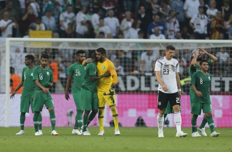 السعودية كادت أن تعادل النتيجة في الوقت القاتل (أ ف ب) السعودية كادت أن تعادل النتيجة في الوقت القاتل (أ ف ب)