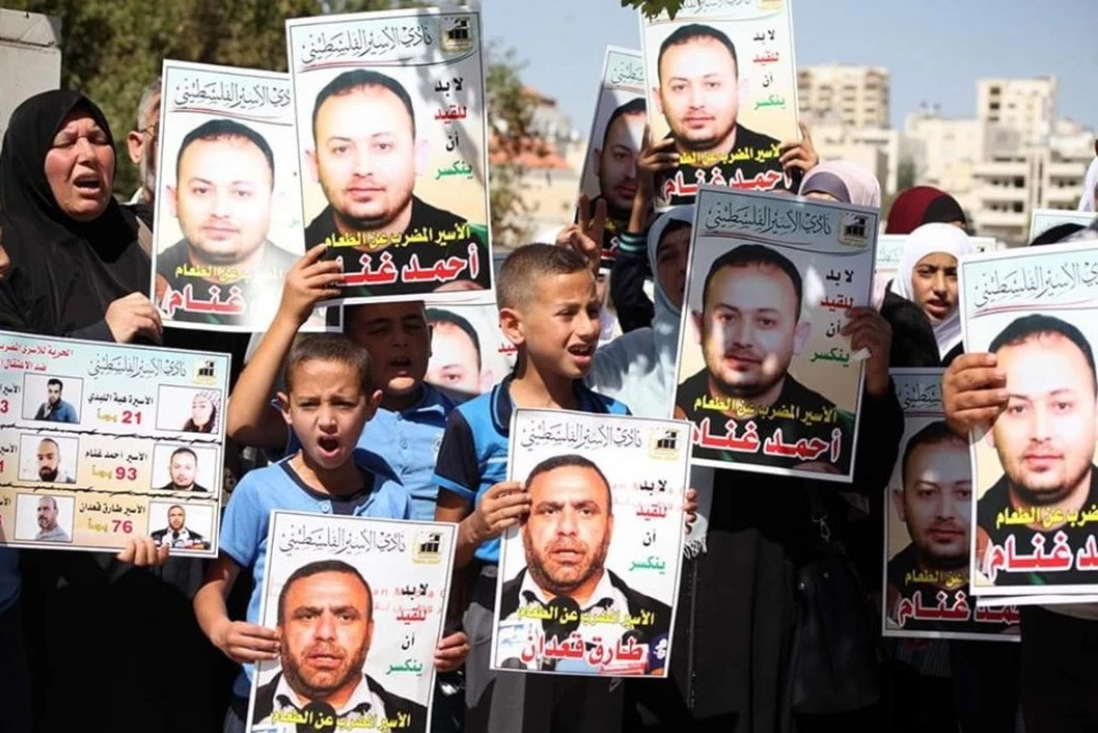 6 أسرى يواصلون إضرابهم ضد الاعتقال الإداري 6 أسرى يواصلون إضرابهم ضد الاعتقال الإداري