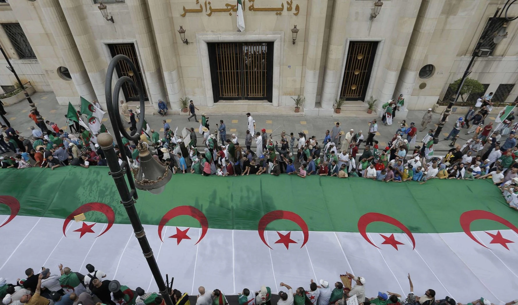 السلطة المستقلة للانتخابات تسقط ملفاتهم لعدم مطابقتها للشروط المطلوبة السلطة المستقلة للانتخابات تسقط ملفاتهم لعدم مطابقتها للشروط المطلوبة