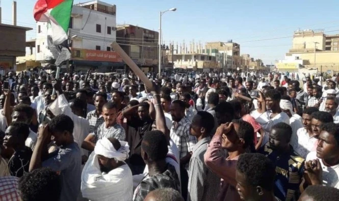 السودان: تظاهرات تطالب بإسقاط النظام السودان: تظاهرات تطالب بإسقاط النظام