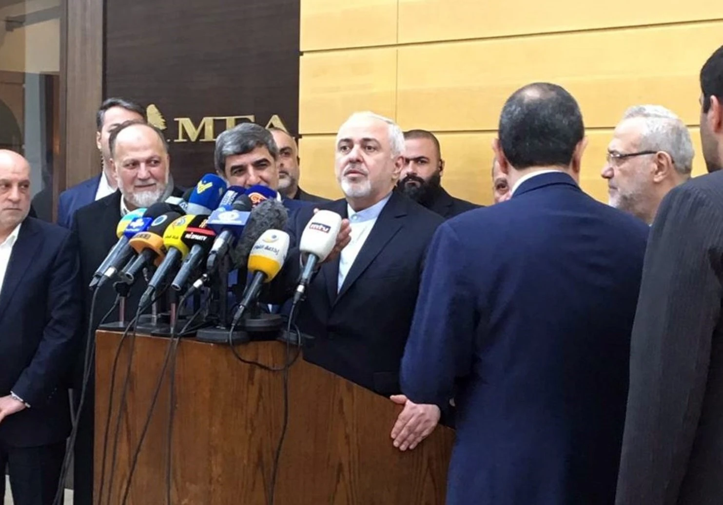 ظريف يؤكّد دعم إيران للبنان من دون شروط ظريف يؤكّد دعم إيران للبنان من دون شروط