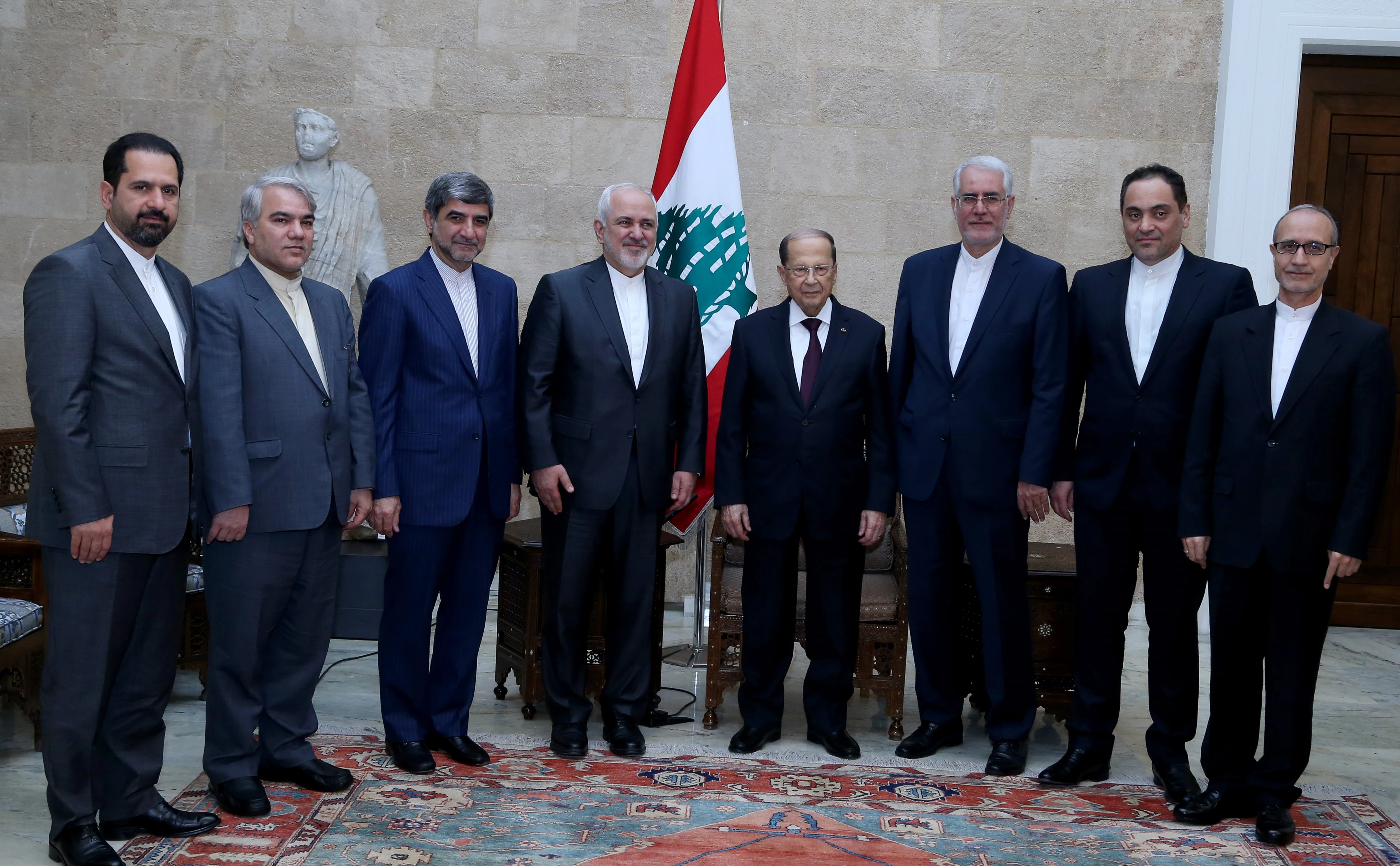 ظريف أشاد بحكمة عون وكرر دعم بلاده للبنان ظريف أشاد بحكمة عون وكرر دعم بلاده للبنان