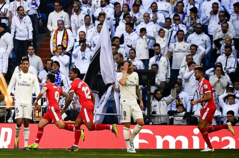 حوّل جيرونا تأخّره أمام ريال مدريد 0-1 في الشوط الأول إلى فوز 2-1 (أ ف ب) حوّل جيرونا تأخّره أمام ريال مدريد 0-1 في الشوط الأول إلى فوز 2-1 (أ ف ب)