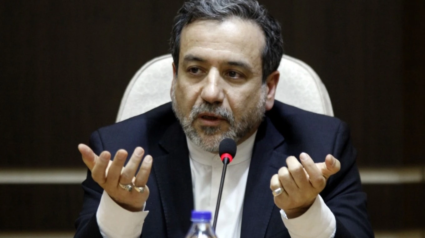 تبادل السفيرين بين ايران وفرنسا يمكن أن يتمّ خلال الأيام القادمة تبادل السفيرين بين ايران وفرنسا يمكن أن يتمّ خلال الأيام القادمة