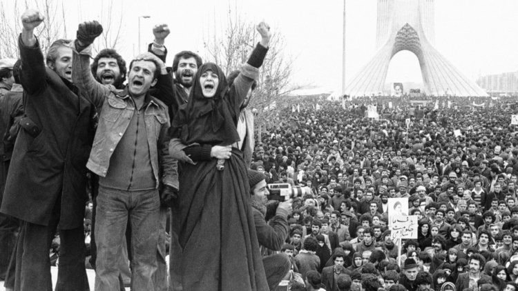 من يعيش في إيران يعرف أن العقوبات فرضت لتستهدف الثوري والمقاوم للشعب الإيراني من يعيش في إيران يعرف أن العقوبات فرضت لتستهدف الثوري والمقاوم للشعب الإيراني