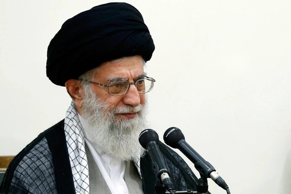 السيد خامنئي: شعار "الموت لأميركا" موجه لترامب وقادة إدارته وليس للأمة الأميركية السيد خامنئي: شعار "الموت لأميركا" موجه لترامب وقادة إدارته وليس للأمة الأميركية