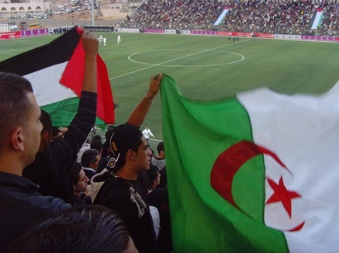 أمثلة لا تُعدّ ولا تُحصى لدعم الجزائريين ومساندتهم القضية الفلسطينية أمثلة لا تُعدّ ولا تُحصى لدعم الجزائريين ومساندتهم القضية الفلسطينية