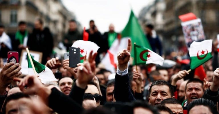 تحالف جديد يدعو بو تفليقة إلى النتحي تحالف جديد يدعو بو تفليقة إلى النتحي