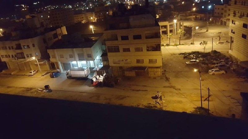 جرافة إسرائيلية تحطم سيارة الشهيدين الفلسطينيين في المنطقة الشرقية بنابلس جرافة إسرائيلية تحطم سيارة الشهيدين الفلسطينيين في المنطقة الشرقية بنابلس