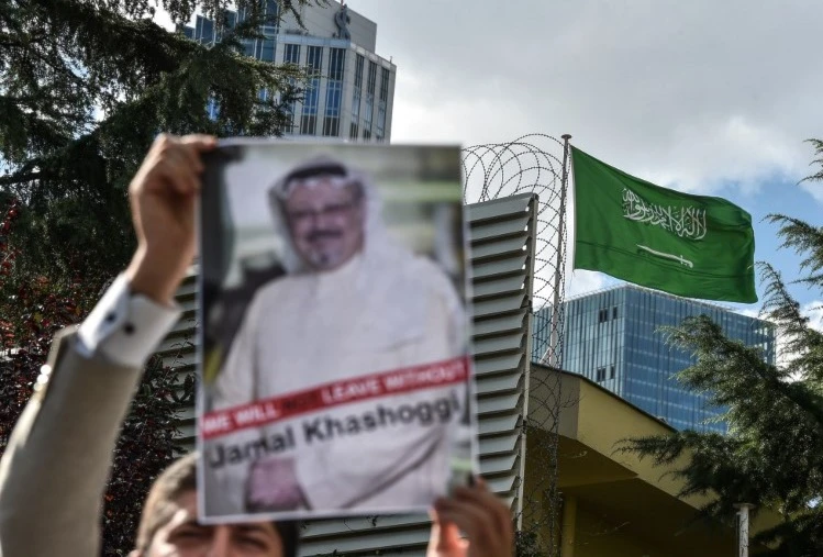 "أسوشيتد برس": وكلاء سريين يلاحقون باحثين كشفوا استخدام أدوات إسرائيلية في التجسس على خاشقجي. "أسوشيتد برس": وكلاء سريين يلاحقون باحثين كشفوا استخدام أدوات إسرائيلية في التجسس على خاشقجي.