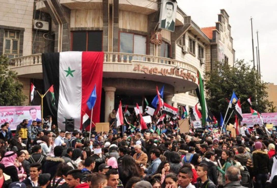 وقفات احتجاجية متزامنة في كل المحافظات السورية تأكيداً على التمسك بهوية الجولان وقفات احتجاجية متزامنة في كل المحافظات السورية تأكيداً على التمسك بهوية الجولان