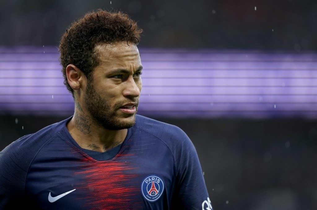 النجم البرازيلي نيمار (أ ف ب) النجم البرازيلي نيمار (أ ف ب)