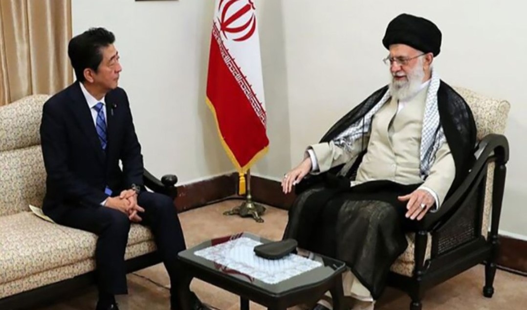 السيد خامنئي لرئيس الوزراء الياباني: ترامب لا يستحق رسالة من إيران السيد خامنئي لرئيس الوزراء الياباني: ترامب لا يستحق رسالة من إيران