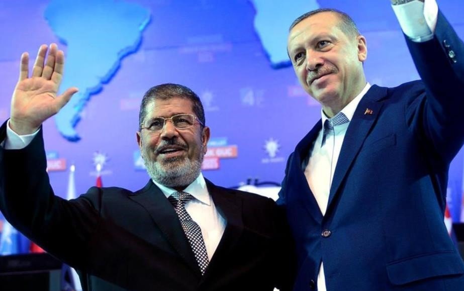 اردوغان يتهم السلطات المصرية بالجبن إلى درجة خشيتِها من دفن جثمان مرسي في مسقط رأسه اردوغان يتهم السلطات المصرية بالجبن إلى درجة خشيتِها من دفن جثمان مرسي في مسقط رأسه