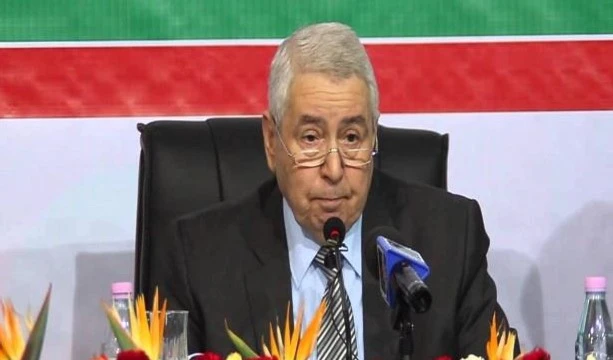 بن صالح يدعو الطبقة السياسية والمجتمع المدني إلى اختيار سبيل الحوار الشامل للوصول إلى مسار توافقي بن صالح يدعو الطبقة السياسية والمجتمع المدني إلى اختيار سبيل الحوار الشامل للوصول إلى مسار توافقي