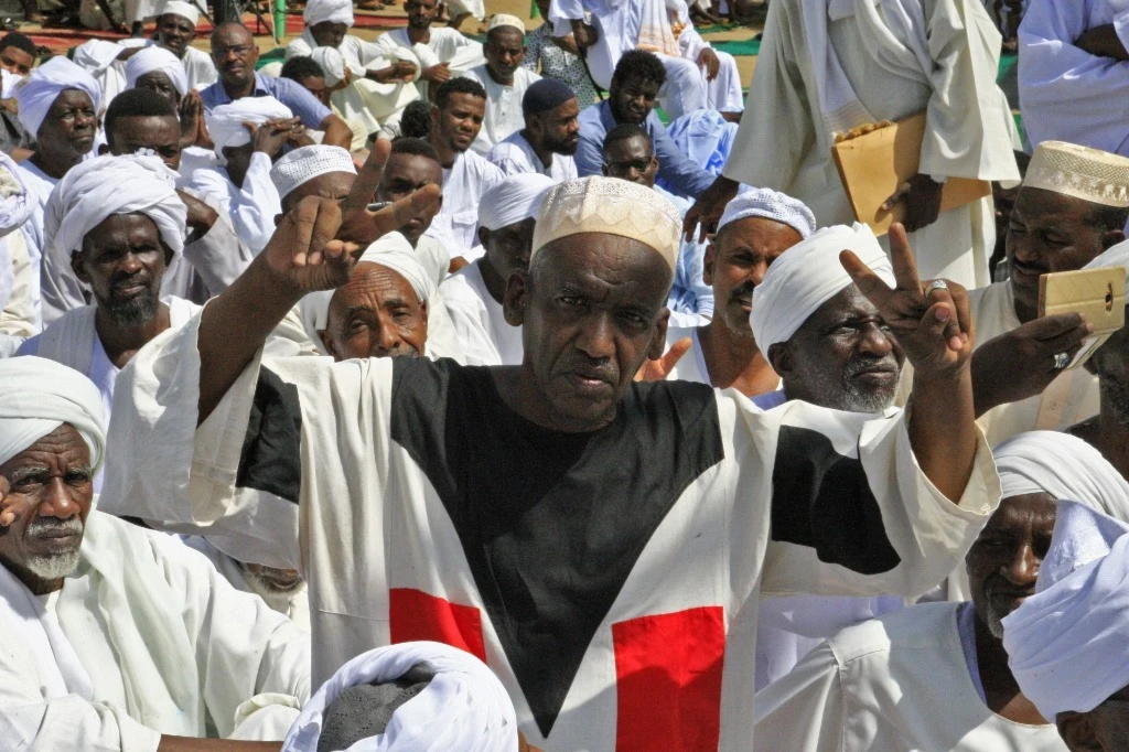تجمع المهنيين السودانيين أكد أن لا عودة إطلاقاً إلى المفاوضات مع المجلس العسكري (أ ف ب) تجمع المهنيين السودانيين أكد أن لا عودة إطلاقاً إلى المفاوضات مع المجلس العسكري (أ ف ب)