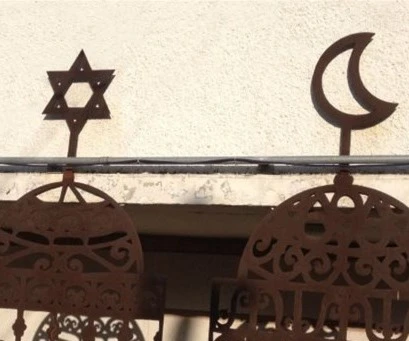 المسلمون في مُقاطعة كيباك الكندية: مأزق العِلمانية والهوية والحريات الدينية المسلمون في مُقاطعة كيباك الكندية: مأزق العِلمانية والهوية والحريات الدينية