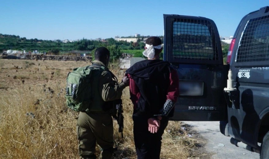 خلال اعتقال قوات الاحتلال فلسطينيين آب الماضي خلال اعتقال قوات الاحتلال فلسطينيين آب الماضي