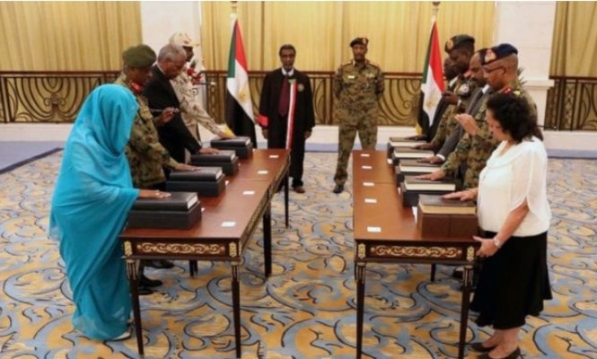 مجلس السيادة السوداني: الإعلان عن الحكومة الانتقالية سيكون خلال 48 ساعة مجلس السيادة السوداني: الإعلان عن الحكومة الانتقالية سيكون خلال 48 ساعة